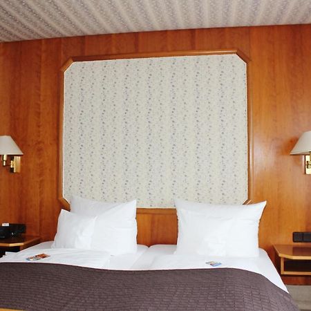 Landhotel Zum Boehm Roth  Zewnętrze zdjęcie
