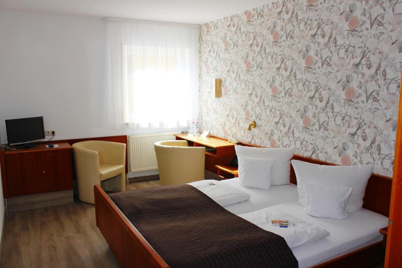 Landhotel Zum Boehm Roth  Zewnętrze zdjęcie