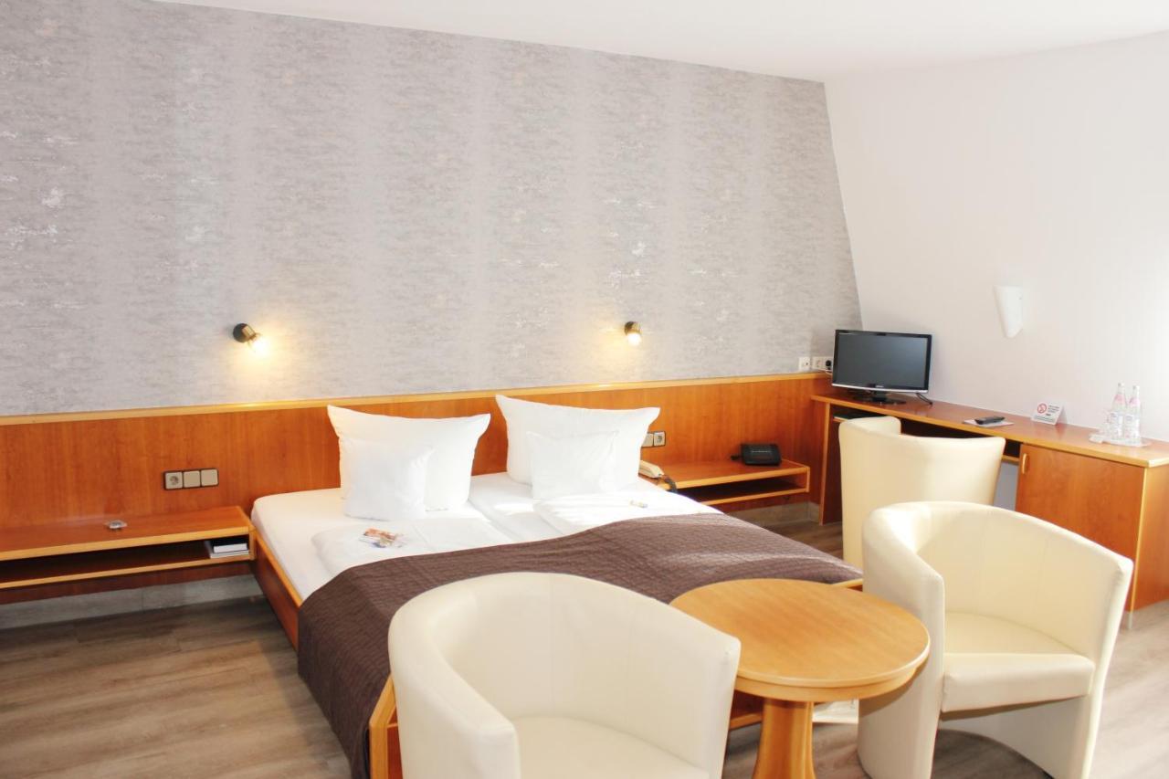 Landhotel Zum Boehm Roth  Zewnętrze zdjęcie