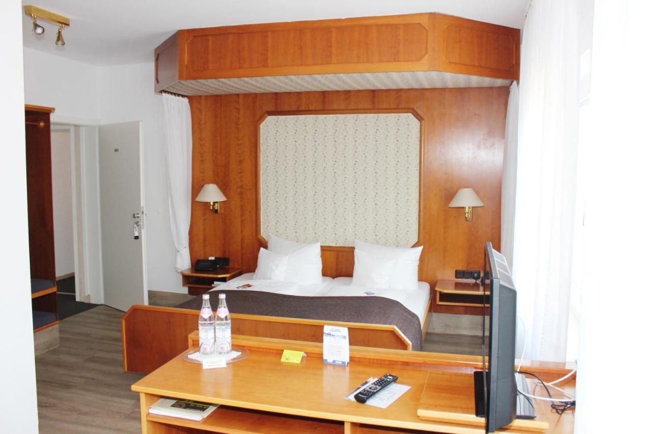 Landhotel Zum Boehm Roth  Zewnętrze zdjęcie