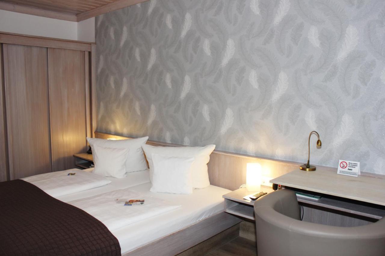 Landhotel Zum Boehm Roth  Zewnętrze zdjęcie