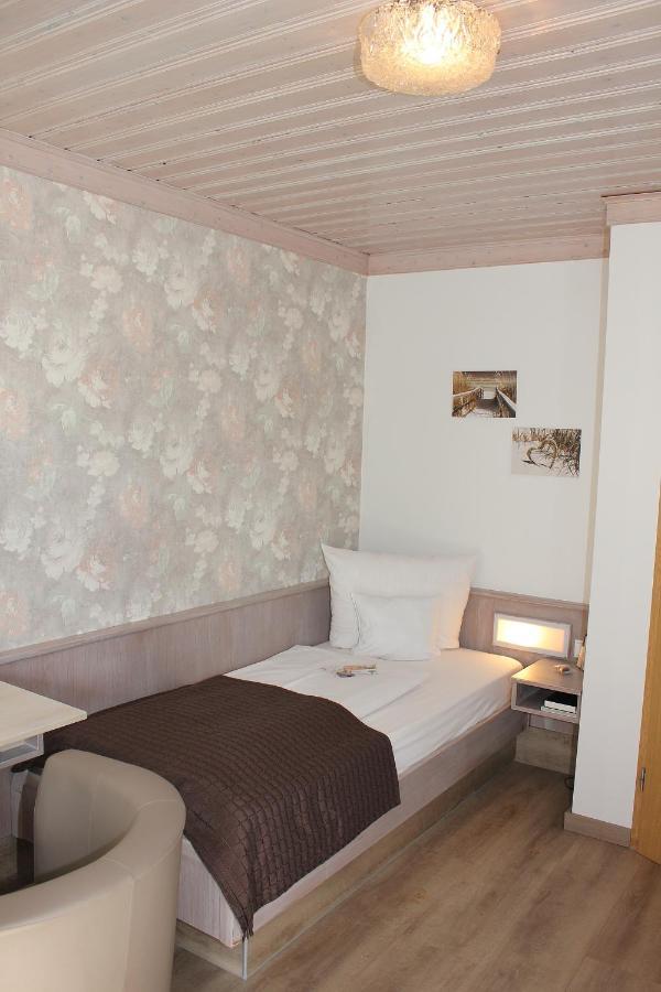 Landhotel Zum Boehm Roth  Zewnętrze zdjęcie